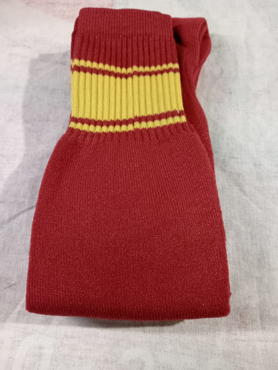 8 283 MAROON SOCKS YELLOW PATTO FOOTBALL SOCKS