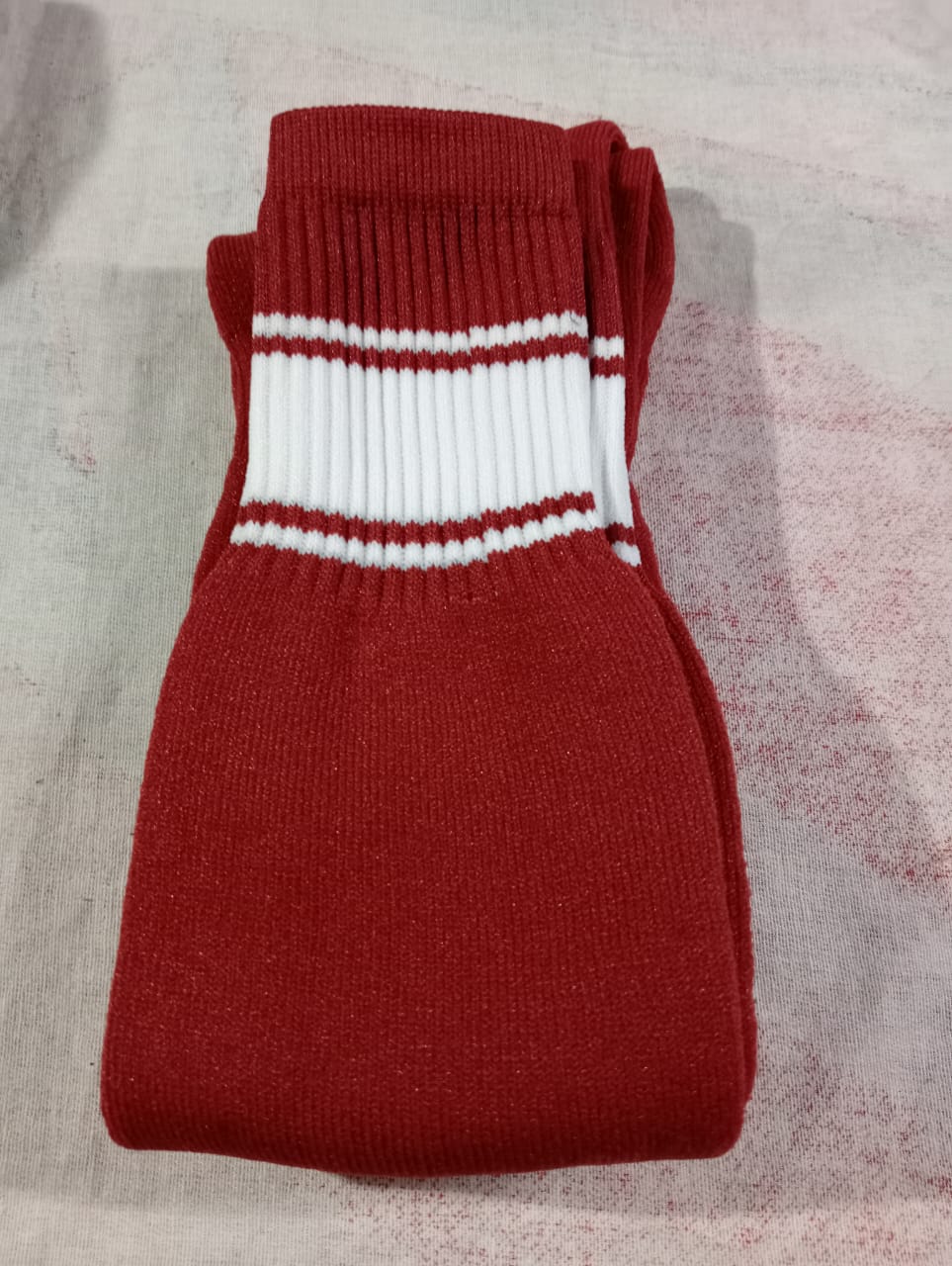 8 283 MAROON SOCKS WHITE PATTO FOOTBALL SOCKS