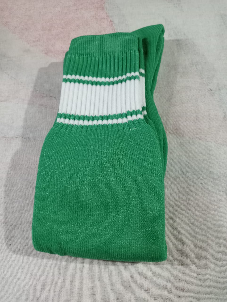 8 283 GREEN SOCKS WHITE PATTO FOOTBALL SOCKS