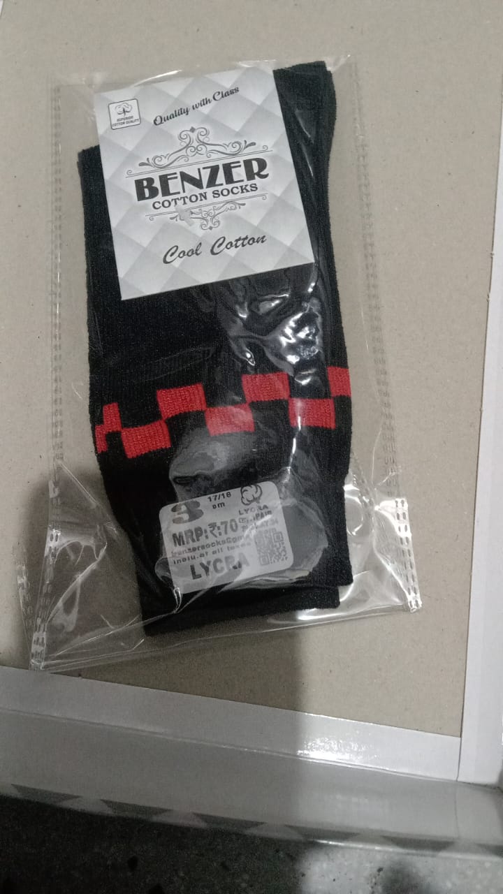 BLACK SOCKS RED CHEKS ANKLE LYCRA