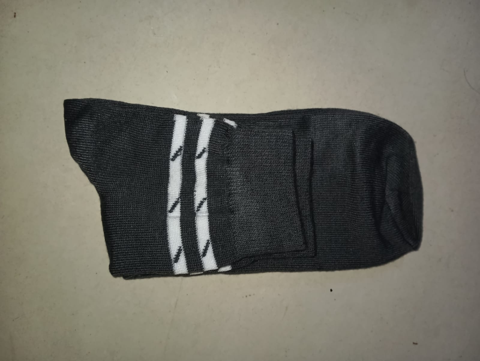 D.GREY SOCKS WHITE PATTI IN CUT DESIGN ANKLE