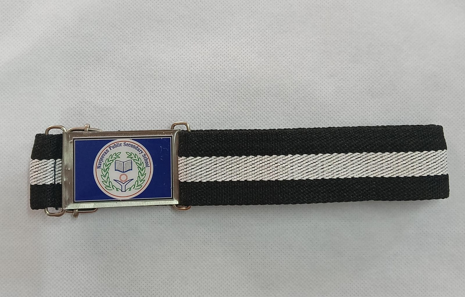 22 BLACK /WHITE (NAVJEEVAN PUBLIC)