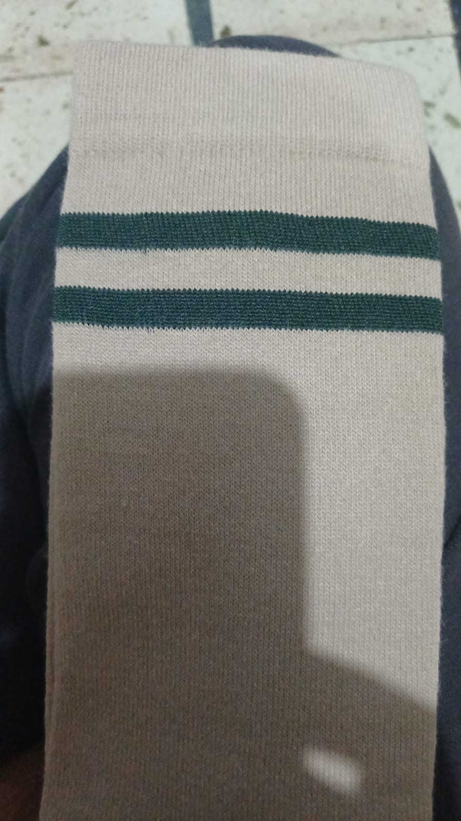 1 211 SKIN SOCKS 2 BOTTLE GREEN PATTA  LYCRA 